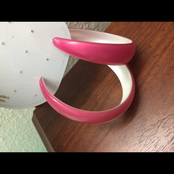 Accessories - Picture 2 of 5